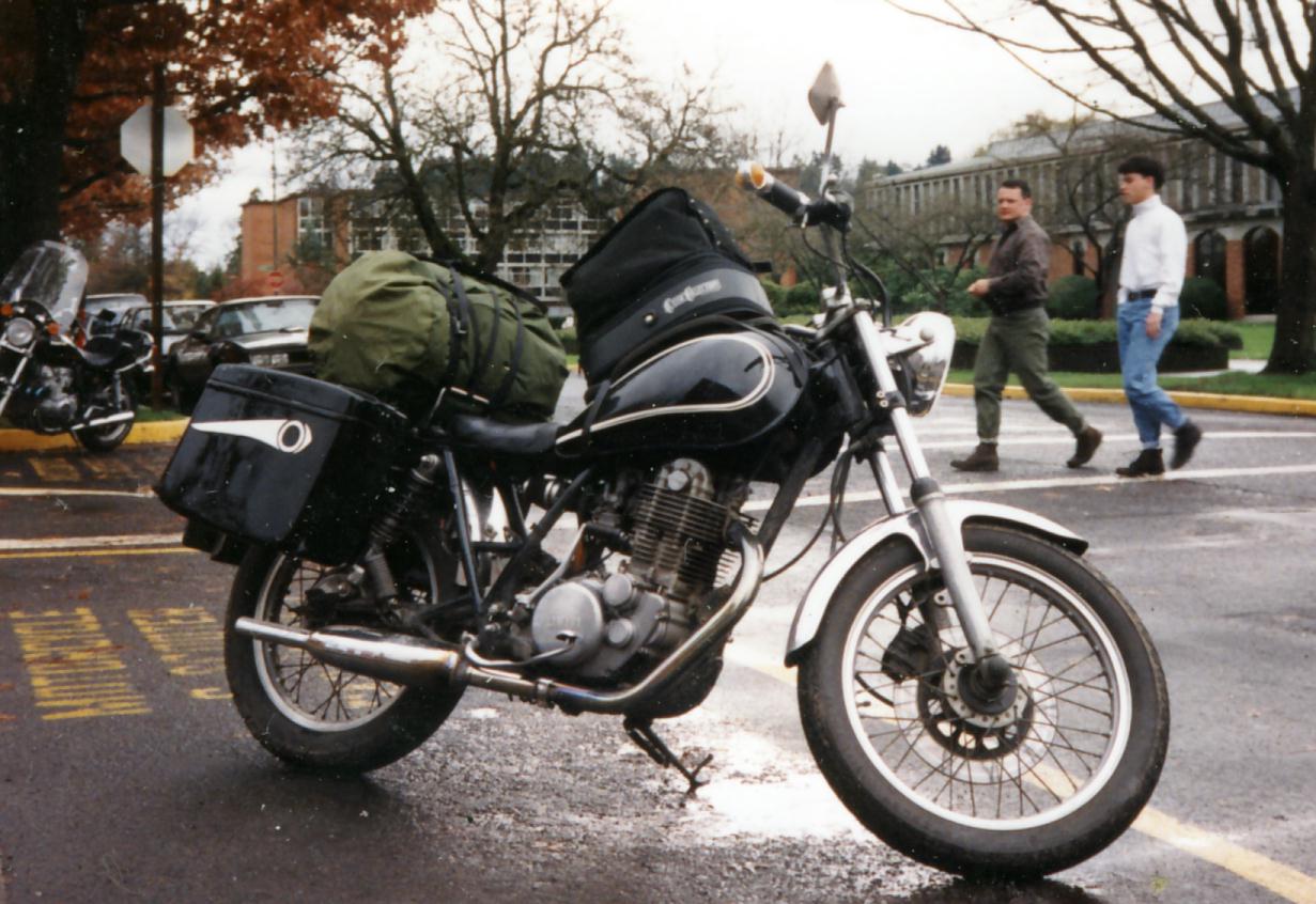 Bepackt auf dem Campus in Eugene, Oregon, 1991